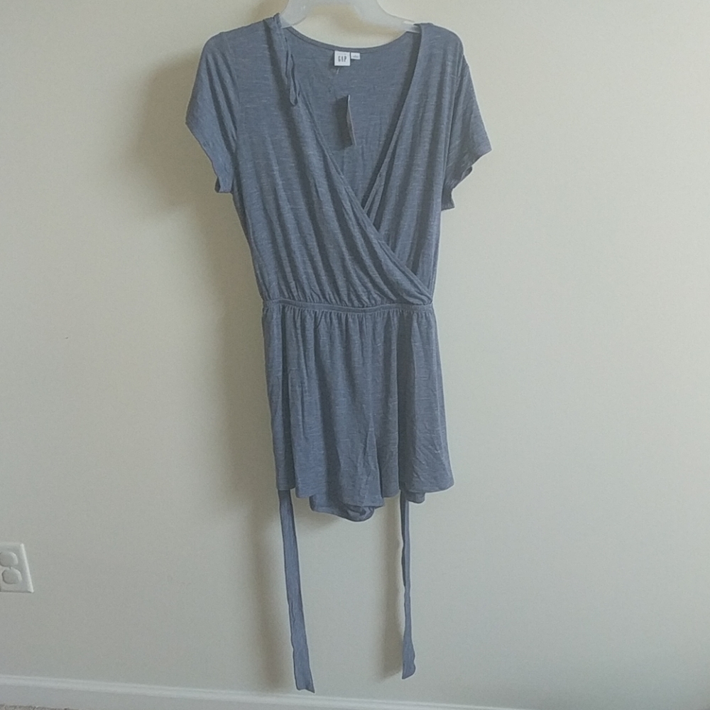 Gap super soft shorts romper size large